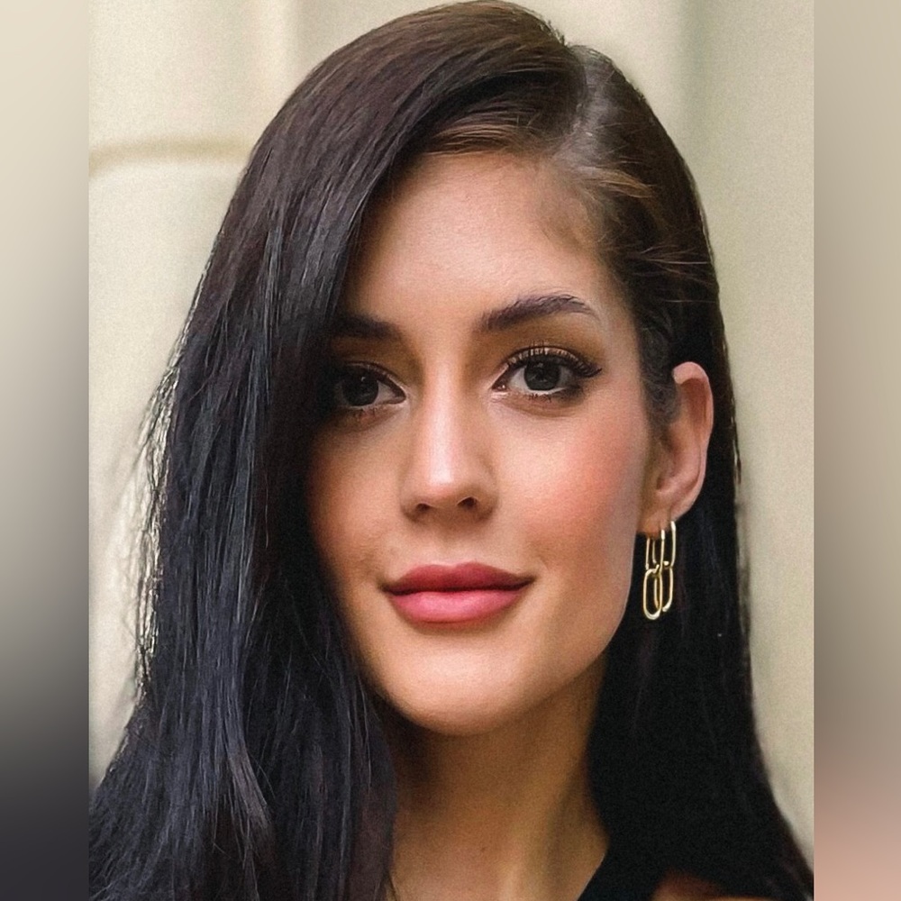 Meet your Posher, Nicole